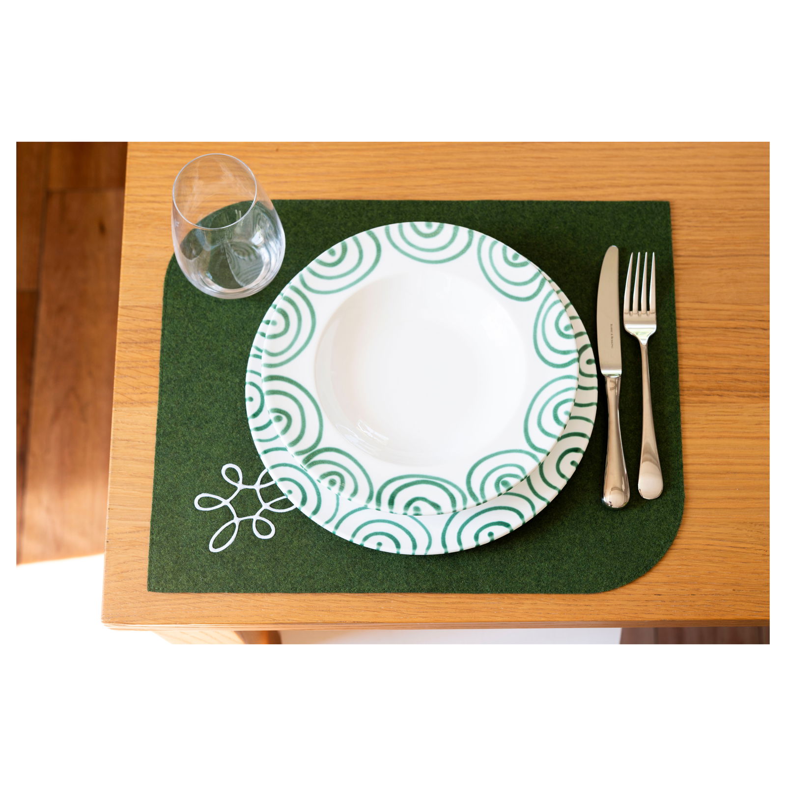 Antonia placemat with flame